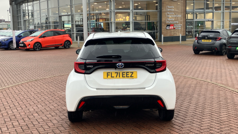 Toyota Yaris 1.5 Hybrid Dynamic 5dr CVT Hybrid Hatchback